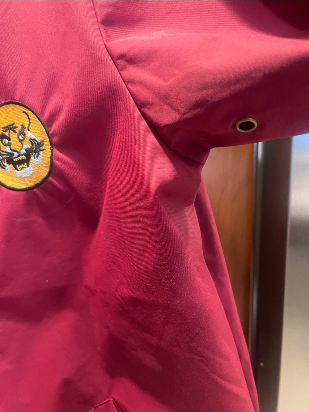 Burgundy Skateboarding Windbreaker Jacket with Tiger Yellow Patch NEW - Picture 5 of 9